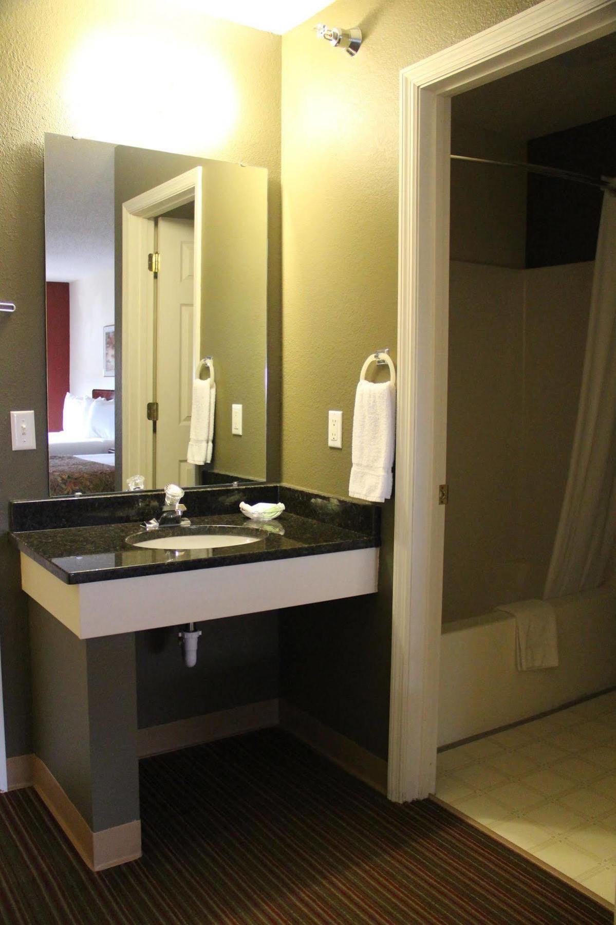 Lake House Hotel Osage Beach Extérieur photo